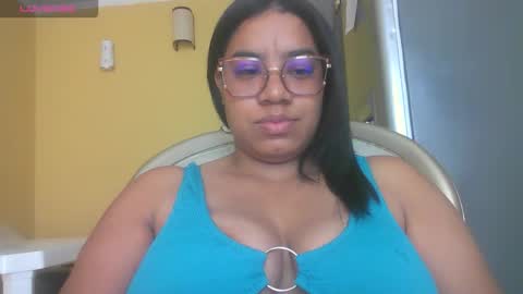 Snapshot of kendrabigass chatting on 11.11.25 Mamasita online show from 11.11.25