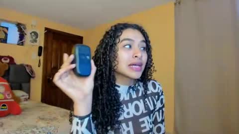 Snapshot of keniia_riizz chatting on 06.29.26 Kenia online show from 06.29.26