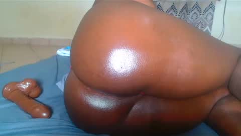 Snapshot of kenna_ass chatting on 12.10.24 Kenia online show from 12.10.24