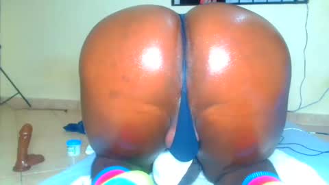 Snapshot of kenna_ass chatting on 01.15.25 Kenia online show from 01.15.25