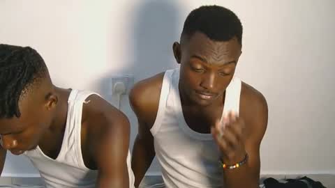 Snapshot of kenna_ass chatting on 10.13.25 Kenia online show from 10.13.25