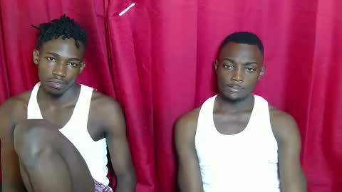 Snapshot of kenna_ass chatting on 10.23.25 Kenia online show from 10.23.25