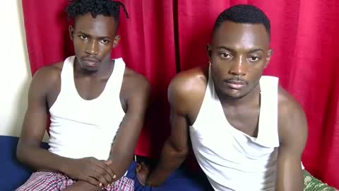 Snapshot of kenna_ass chatting on 10.27.25 Kenia online show from 10.27.25