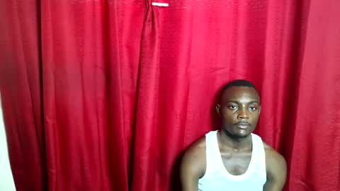 Snapshot of kenna_ass chatting on 11.17.25 Kenia online show from 11.17.25