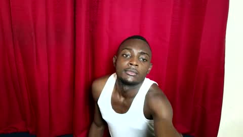 Snapshot of kenna_ass chatting on 11.23.25 Kenia online show from 11.23.25