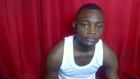 Snapshot of kenna_ass chatting on 11.26.25 Kenia online show from 11.26.25