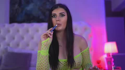 Snapshot of kenndramoon chatting on 11.04.25 Kendra online show from 11.04.25