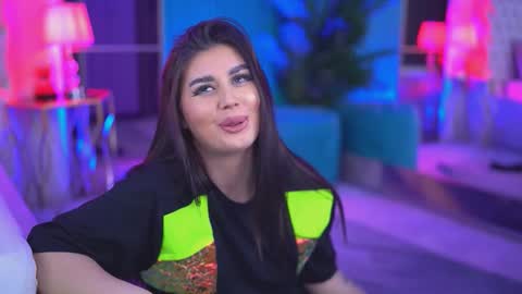 Snapshot of kenndramoon chatting on 11.19.25 Kendra online show from 11.19.25