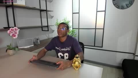 Snapshot of kenny_thompson_ chatting on 02.20.26 Kenny Thompson online show from 02.20.26