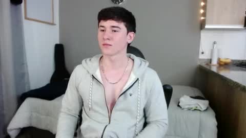 Snapshot of kent_zagann chatting on 10.15.25 Santiago online show from 10.15.25