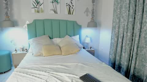 kentha_mitchells online show from 02.05.25