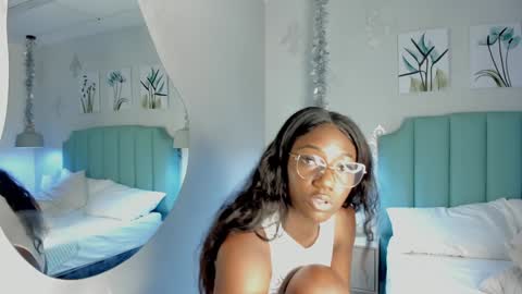kentha_mitchells online show from 02.06.25