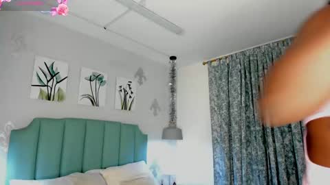 kentha_mitchells online show from 02.11.25