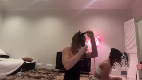 Snapshot of kenziesmithh chatting on 10.09.25 kenziesmithh online show from 10.09.25