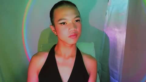 Snapshot of kerametina chatting on 12.15.25 kerametina online show from 12.15.25