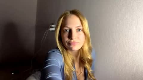 Snapshot of kerryrusell chatting on 10.24.25 Elizabeth online show from 10.24.25