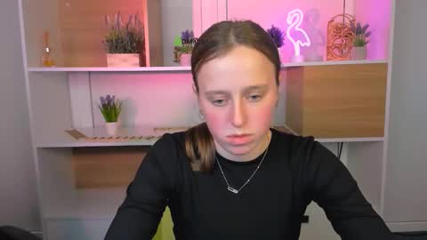 Snapshot of keuli_li chatting on 12.22.25 keuli_li online show from 12.22.25