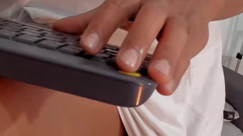 Snapshot of kevin_lance chatting on 11.01.25 Kevin Lance online show from 11.01.25