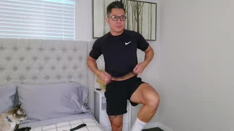 Snapshot of kevinkham chatting on 10.05.25 kevinkham online show from 10.05.25