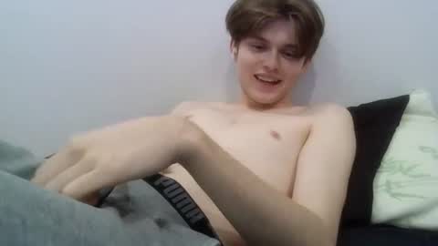 Snapshot of kevinmycroft chatting on 12.16.25 kevinmycroft online show from 12.16.25