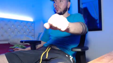 kevinsantiag0 online show from 12.01.25