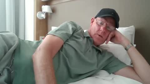 kevlooking4sez online show from 06.19.26