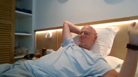 kevlooking4sez online show from 08.02.26