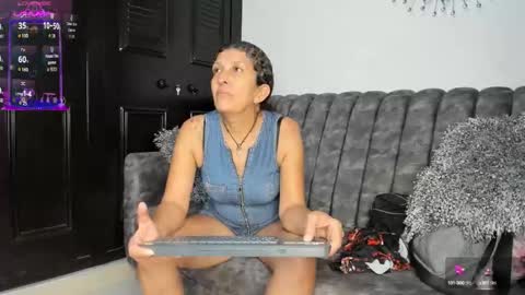 Keila Milf online show from 10.17.25