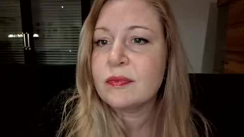 khaleesi0890 online show from 11.11.25