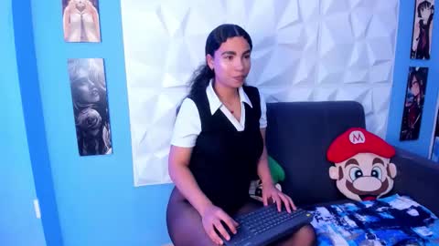 khateandersson online show from 11.20.25