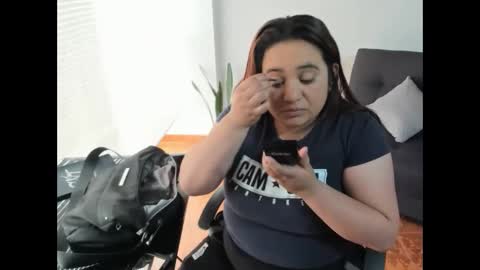 Snapshot of khloe_tommson_ chatting on 10.13.25 khloe_tommson_ online show from 10.13.25