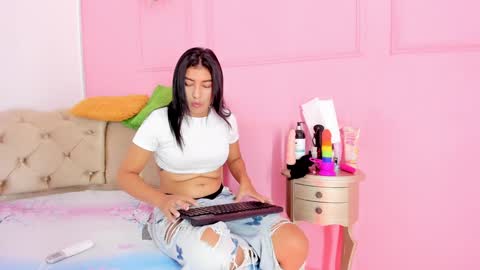 Khloe online show from 12.10.24