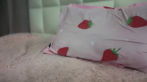 Snapshot of khloedoll_ chatting on 04.16.26 khloe online show from 04.16.26