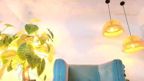 khloejohnson online show from 10.29.25