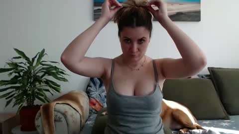 Snapshot of khrysssarah chatting on 02.02.25 Sarah online show from 02.02.25