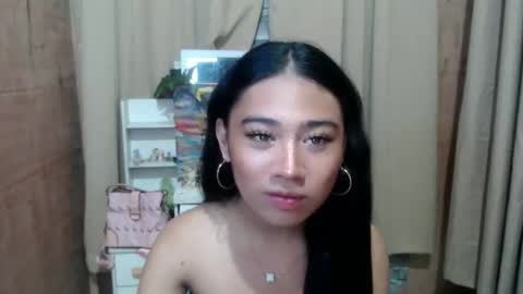 Snapshot of kiana4uxoxo chatting on 09.17.25 Kiana online show from 09.17.25