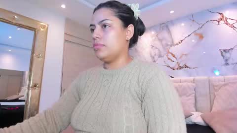 Snapshot of kiana_cream chatting on 01.19.26 N M online show from 01.19.26