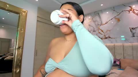 Snapshot of kiana_cream chatting on 02.15.26 N M online show from 02.15.26