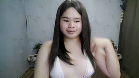 Snapshot of kianna_schmitz chatting on 02.19.25 Your SweetGirl Ts online show from 02.19.25