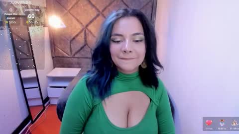 Snapshot of kiara_cruz__ chatting on 10.29.25 kiara Cruz online show from 10.29.25