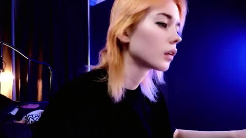 Snapshot of kiara_dream chatting on 02.09.26 Kira online show from 02.09.26