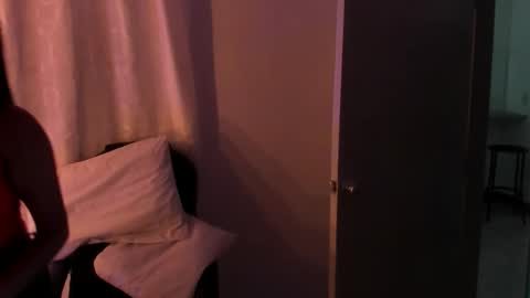 Kiara Johnsonn online show from 11.30.25