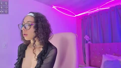 Snapshot of kiara_lovelyy chatting on 06.20.26 Kiara online show from 06.20.26