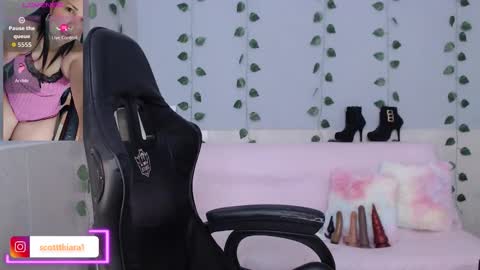 Snapshot of kiara_scottt chatting on 11.15.25 Kiara online show from 11.15.25