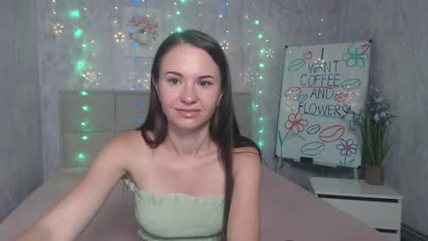 Snapshot of kiaracriegs chatting on 09.15.25 Kara online show from 09.15.25