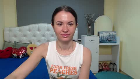 Snapshot of kiaracriegs chatting on 11.07.25 Kara online show from 11.07.25