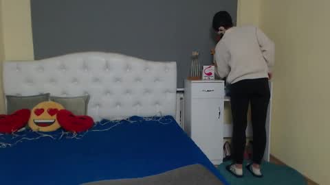 Snapshot of kiaracriegs chatting on 11.11.25 Kara online show from 11.11.25