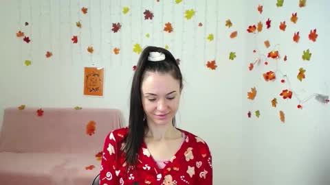 Snapshot of kiaracriegs chatting on 11.21.25 Kara online show from 11.21.25