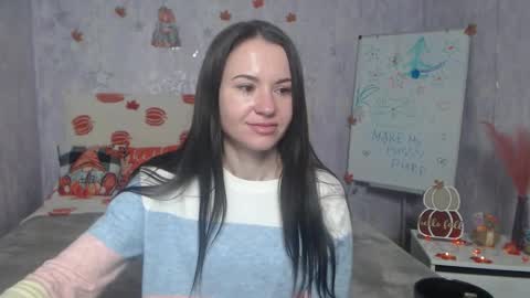 Snapshot of kiaracriegs chatting on 11.29.25 Kara online show from 11.29.25