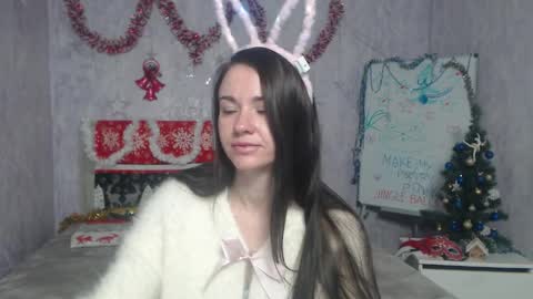 Snapshot of kiaracriegs chatting on 12.16.25 Kara online show from 12.16.25